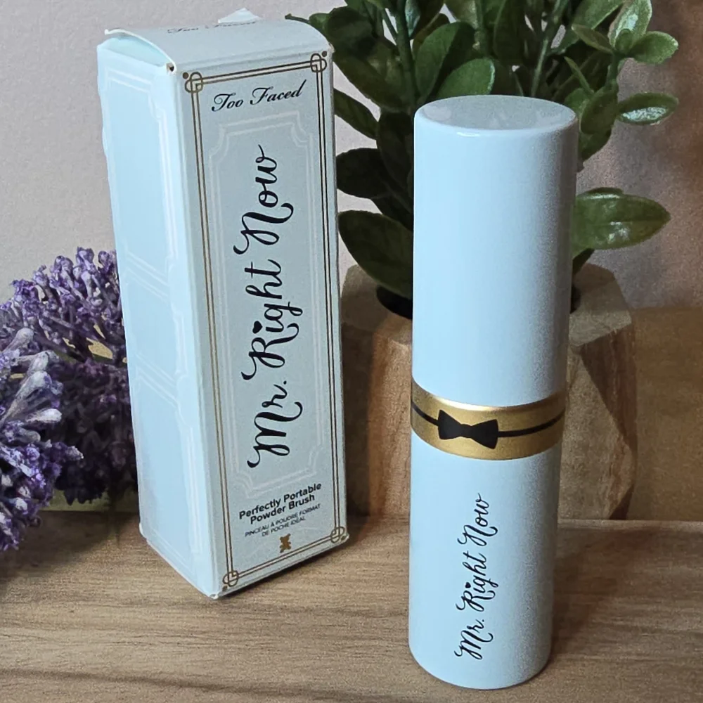 Too Faced Mr. Right Now Perfectly Portable Powder Brush Full Size For Travel New
